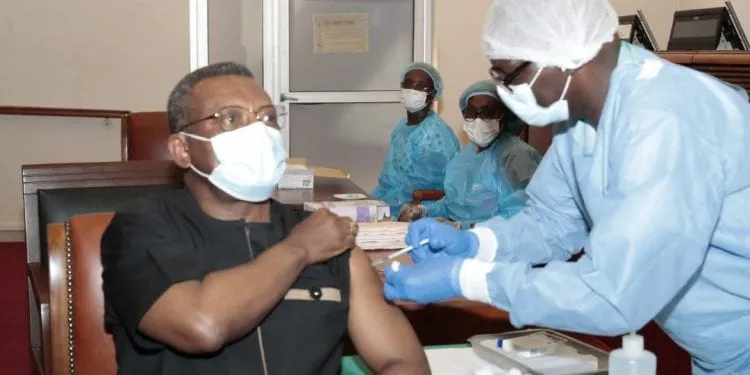 Le Gouvernement camerounais tente de dilluer la méfiance autour du  vaccin