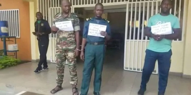 Douala: 03 faux militaires aux arrêts