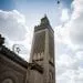 Vue d'un bâtiment abritant une mosquée