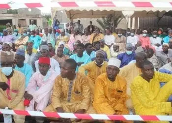 les militants du FSNC célèbrent la fin du jeûne de Ramadan avec leur leader à Garoua