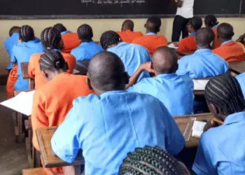 Des Eleves Dans Une Salle De Classe