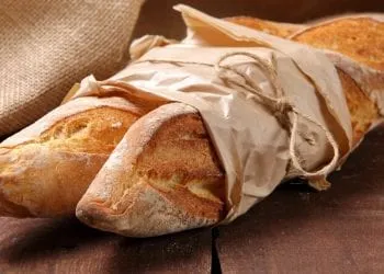 Baguette de pain fraichement cuite