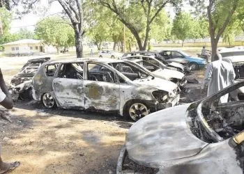 8 véhicules calcinés à un poste de Douane de la ville de Maroua