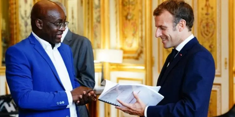 Macron Et Mbembe