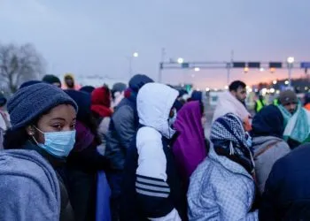 Des Etudiants Camerounais Se Ruent Vers La Frontiere Polonaise Fuyant La Guerre