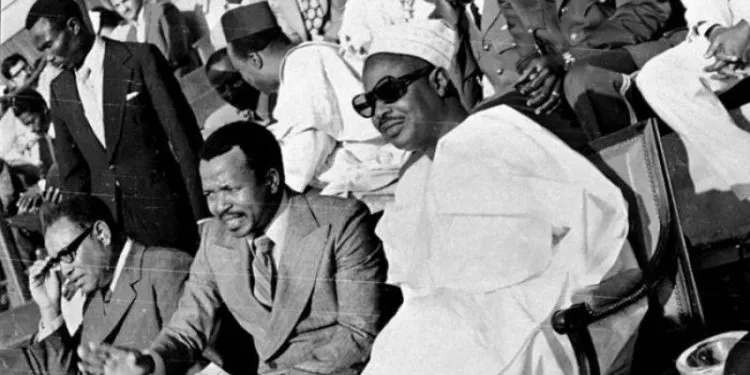 Les présidents Ahidjo et Biya