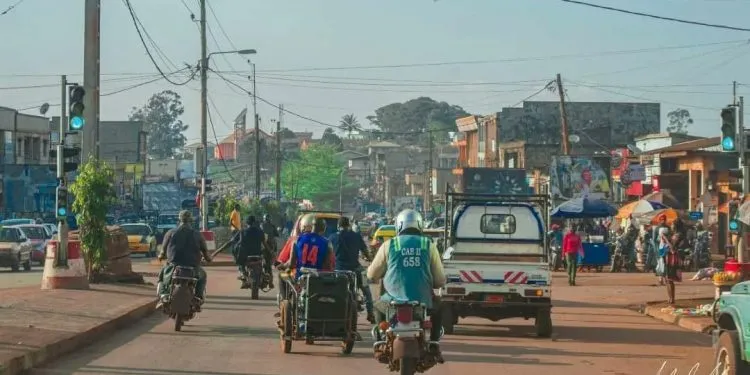 Route Ouest CMR - Crédit photo : Ada Mbita.