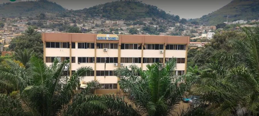 Commune De Yde 2