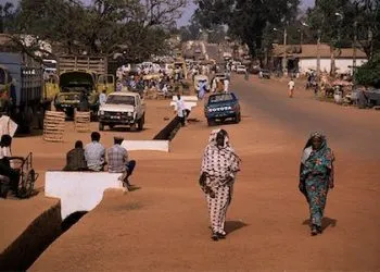 841-02918796
© robertharding / Masterfile
Model Release: No
Property Release: No
Street scene in centre of town, Garowa, Cameroon, Africa