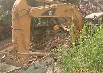 Douala residents homeless as authorities begin massive demolition