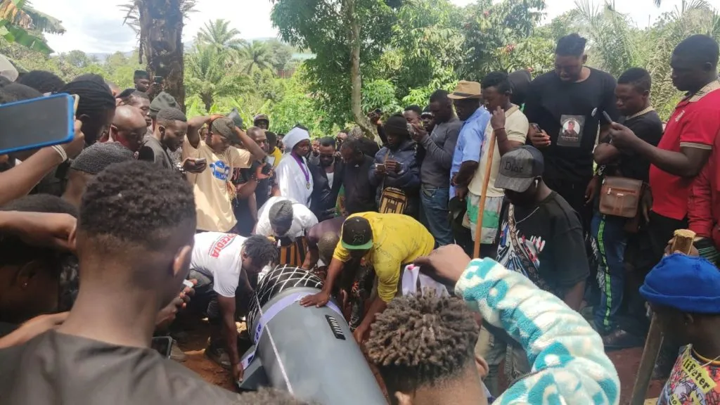 Journalist Anye Nde Nsoh Buried - Mimi Mefo Info