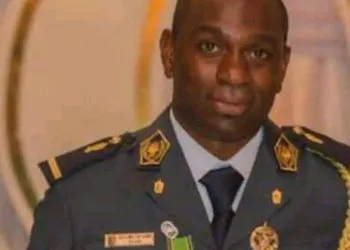 Cameroon commander shoots himself