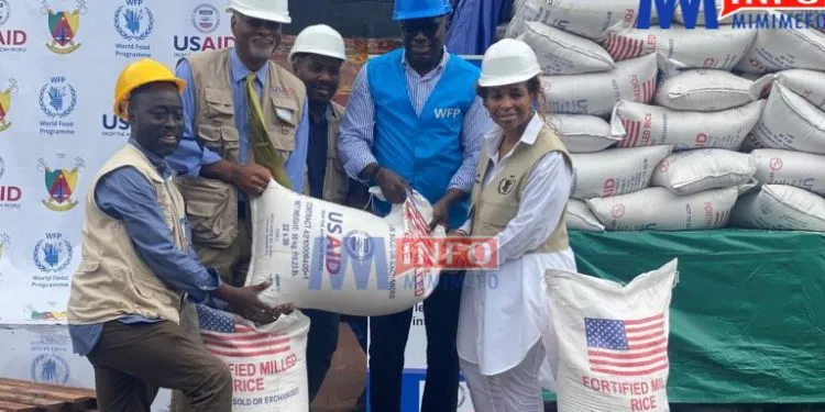 USAID and WFP donate food to Cameroon