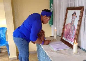 Condolence book for Fru Ndi opens
