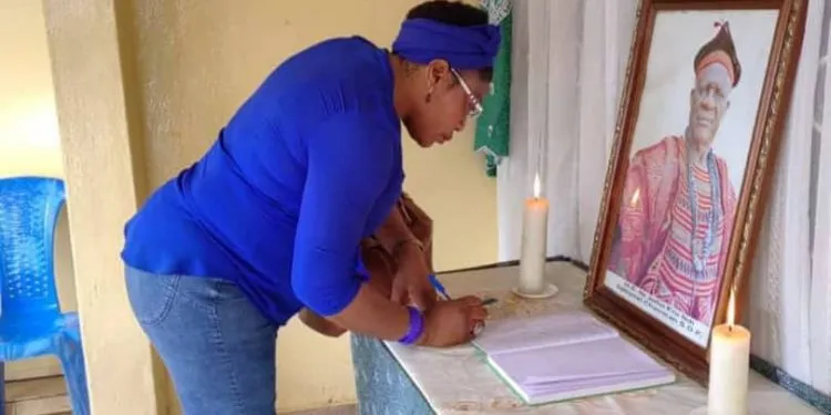 Condolence book for Fru Ndi opens