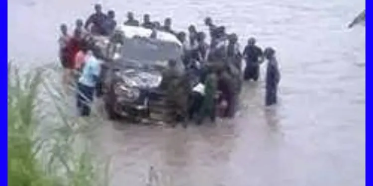 Cameroon: Two dead as vehicle carried by flood in North Region