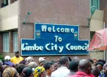 Police rescues alledge killer from angry crowd in Cameroon