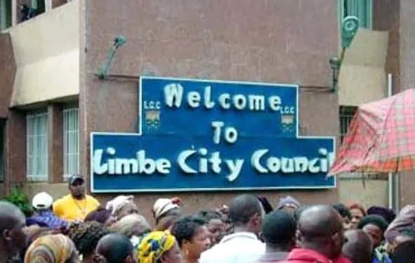 Police rescues alledge killer from angry crowd in Cameroon