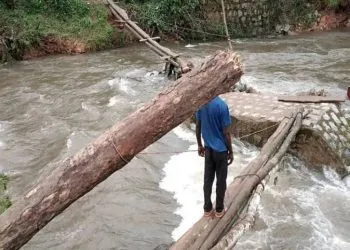 Ebangabi Bridge splits endangering life