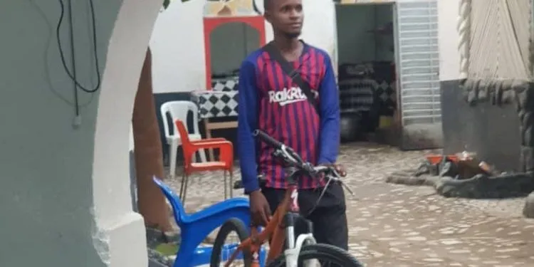 Mamadou Safayou Barry rides bicycle for four months to arrives Egypt for schooling