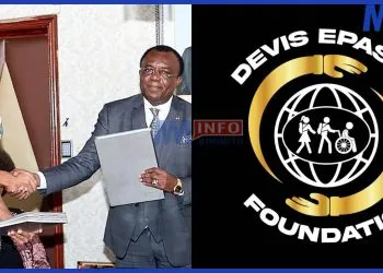 Devis Epassy and Minister of Basic Education, Laurent Serge Etoundi Ngoa.