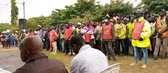 Douala III Authorities turn to vigilantes to fight insecurity