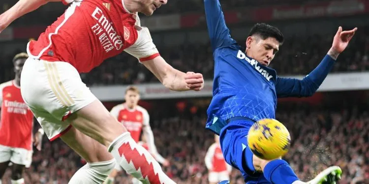 Arsenal squander chance to go top of EPL Table