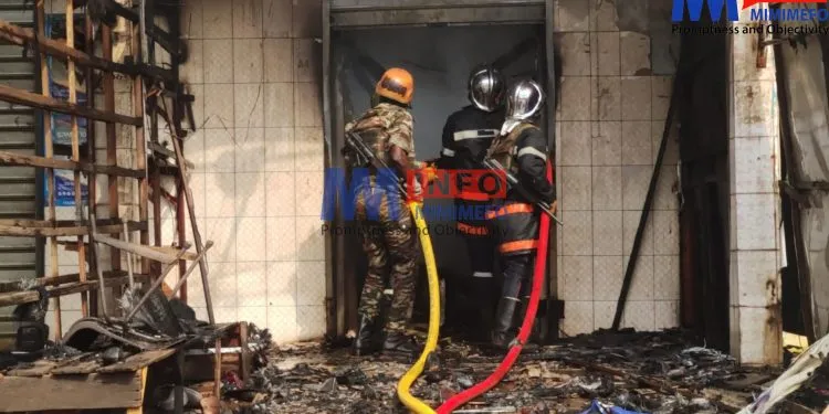 Fire at Commercial Avenue Bamenda (1)