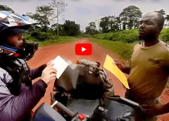 ItchyBoots stands her ground against officer in Cameroon