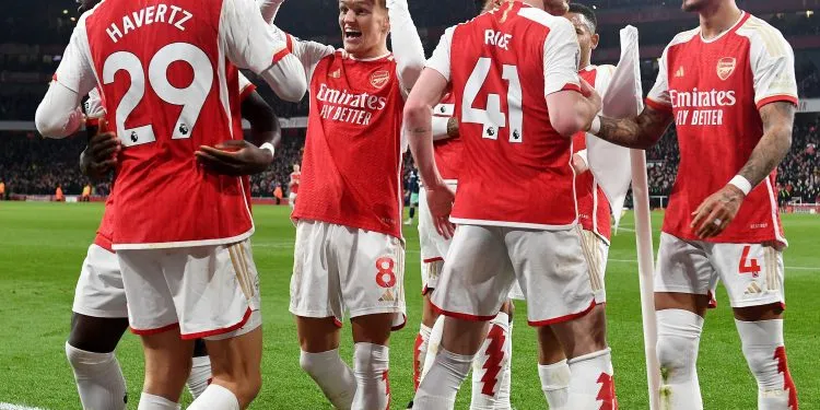 Gunners go top of the EPL
