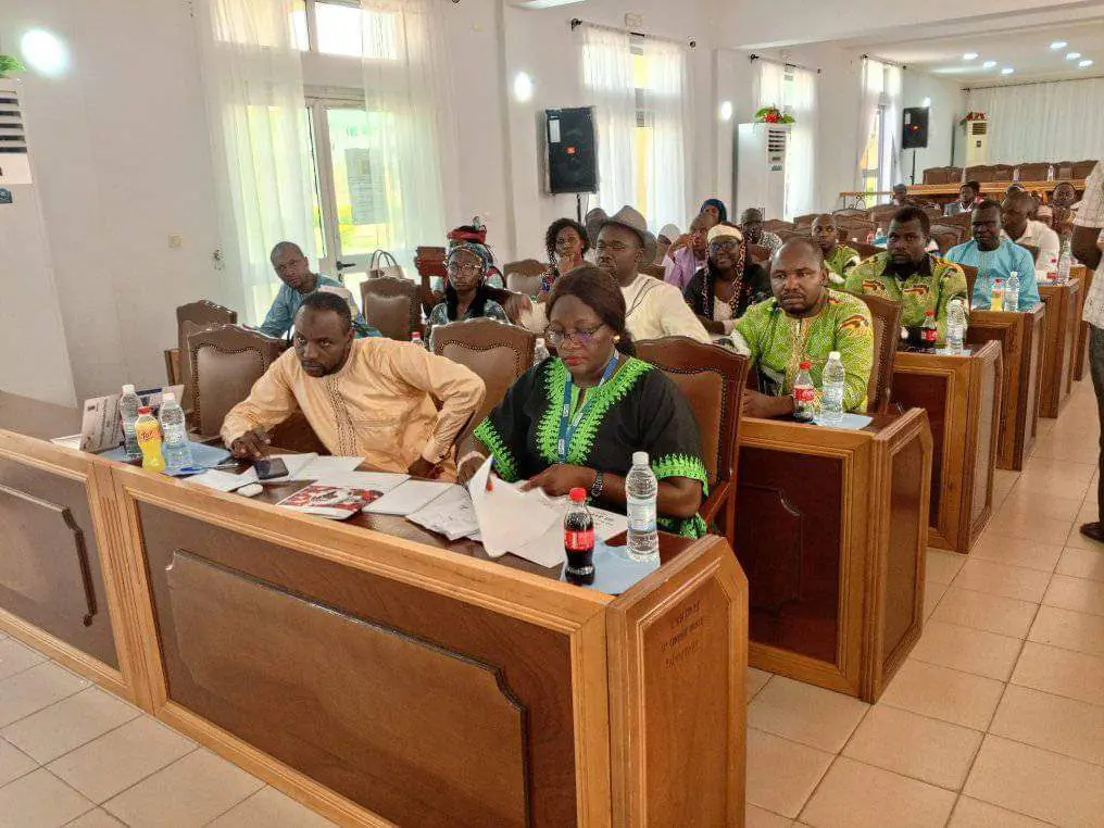 Ce samedi, Garoua a été le théâtre d’un événement d’envergure, réunissant divers acteurs et représentants de la société civile dans le cadre de la Journée Africaine de la Décentralisation, couplée aux Journées de l’Enregistrement des Faits d’État Civil et de Production des Statistiques.