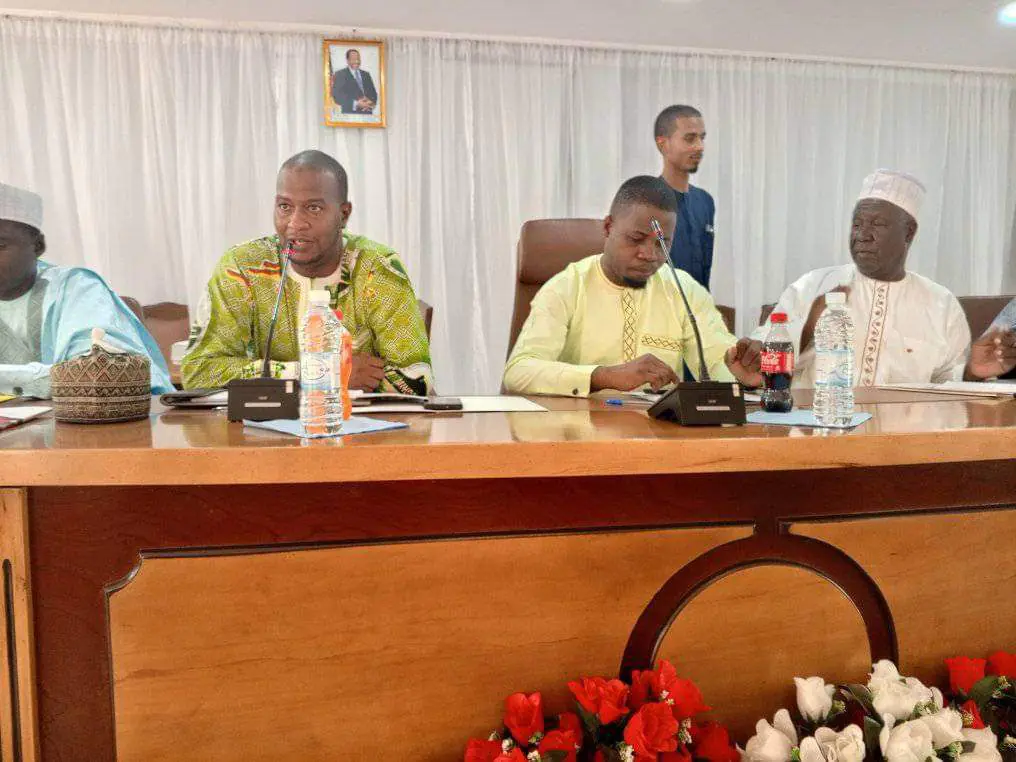 Ce samedi, Garoua a été le théâtre d’un événement d’envergure, réunissant divers acteurs et représentants de la société civile dans le cadre de la Journée Africaine de la Décentralisation, couplée aux Journées de l’Enregistrement des Faits d’État Civil et de Production des Statistiques.