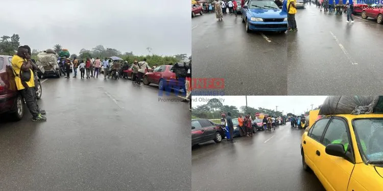Kumba-Mamfe Road blocked