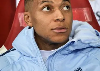 L'attaquant du Real Madrid Kylian Mbappé regarde le match de football de l'UEFA Champions League entre le LOSC Lille et le Real Madrid CF au stade Pierre Mauroy de Lille, le 2 octobre 2024. Photo by Firas Abdullah/ABACAPRESS.COM - Photo by Icon Sport