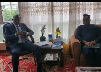 SW Governor turns to diplomacy - meets with the Nigerian Consul to Cameroon