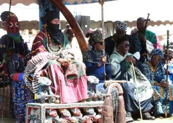 Le Sultan-Roi des Bamouns à l'Épreuve du Kem Mfom