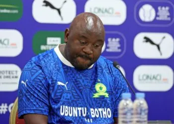 Scandale au sein de Mamelodi Sundowns : Suspension de l'entraîneur des Dames