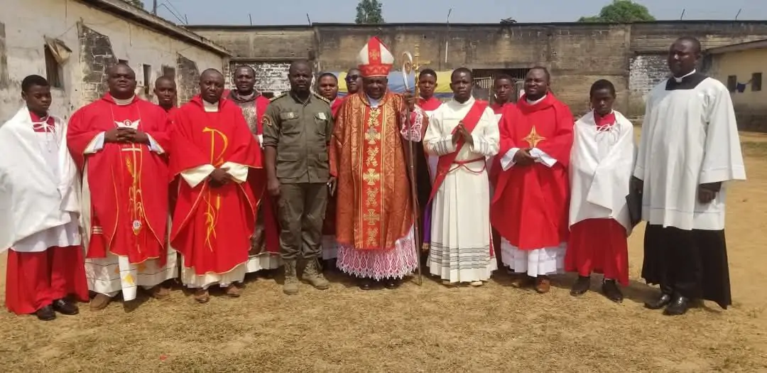 Bishop of Mamfe visits prison