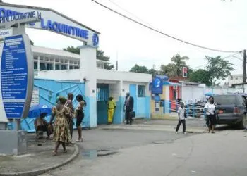 L'hôpital Laquintinie sauve la vie d'un bébé abandonné dans un sac.