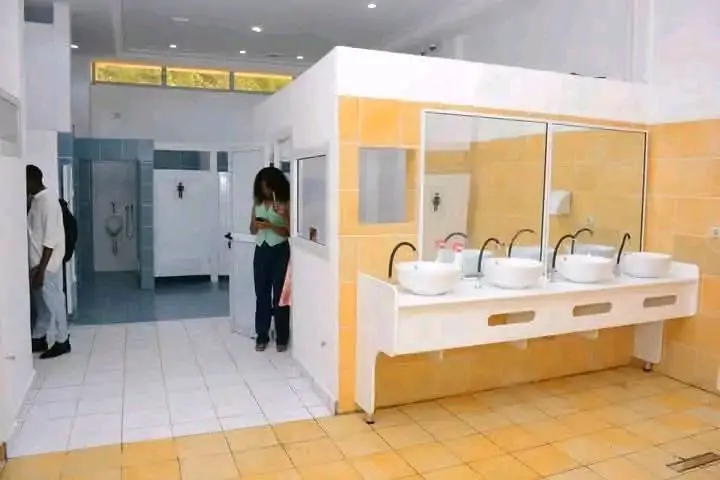 Toilet2
