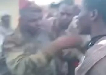 Plusieurs cas signalés de disparitions de pénis après des salutations à Yaoundé
