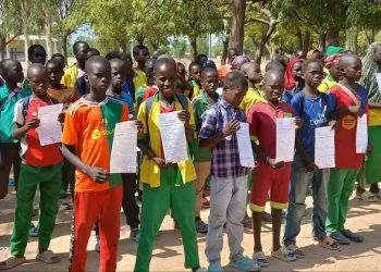 UNICEF Gives birth certificates to children in Cameroon